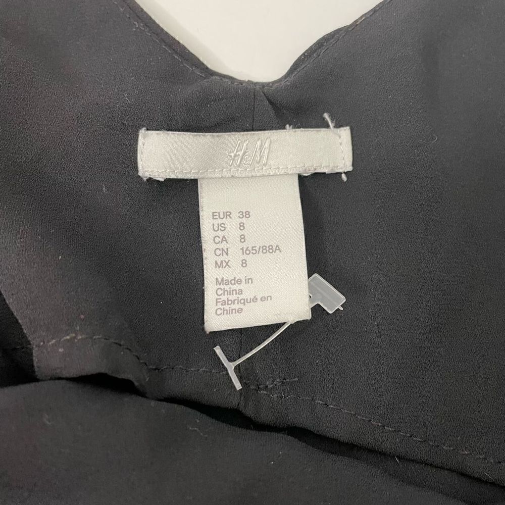 NEW! H&M | Medium| Flowy| Lightweight| Sheer| Side Slits - Picture 5 of 9